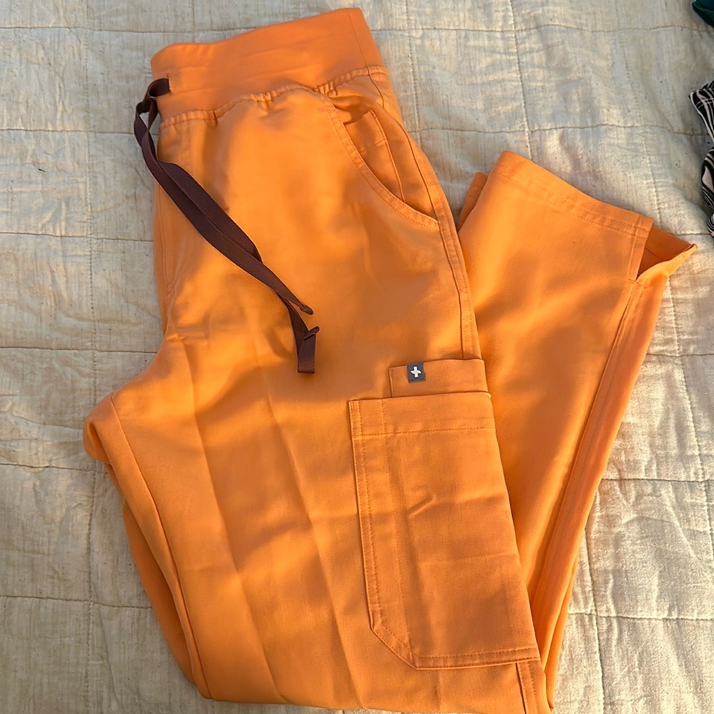 Figs papaya pants